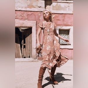 NWOT Spell Rosa Garden Party Dress Medium Camel $240 Never worn